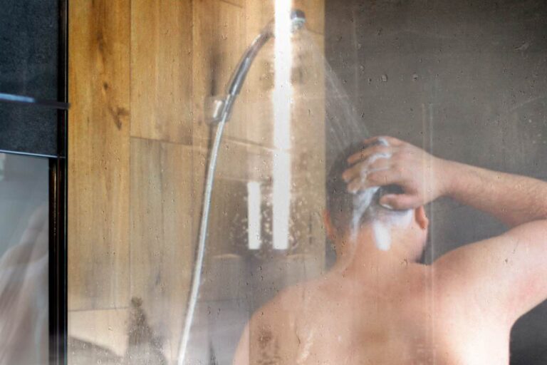 Mengawali Hari dengan Hangatnya Mandi Air Panas